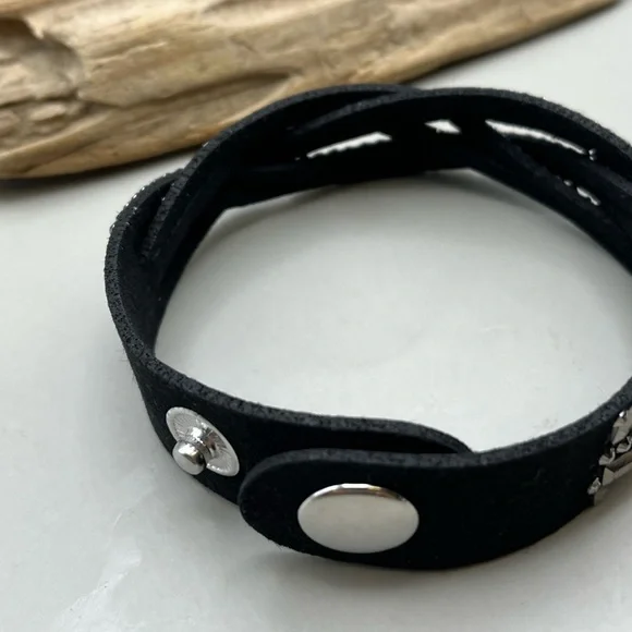 Black and Silver Wrap Bracelet - Picture 3 of 4
